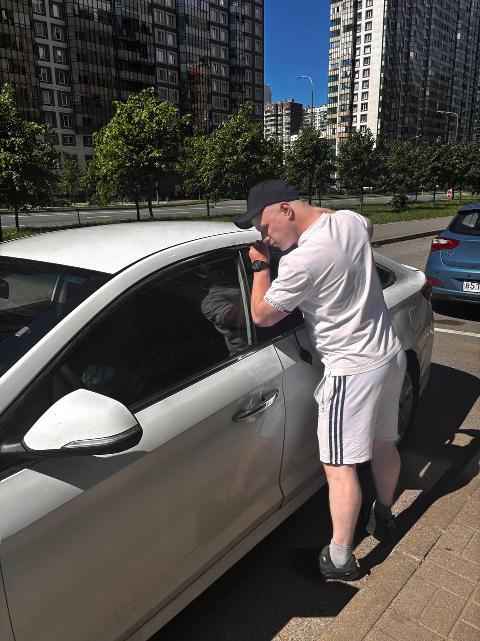 Вскрытие автомобиля без повреждений в Свердлова 